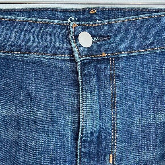 Levi’s Signature Modern Shorts Medium Wash Denim - 22 - New - Picture 9 of 11